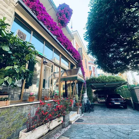 Marosa Hotel 2*