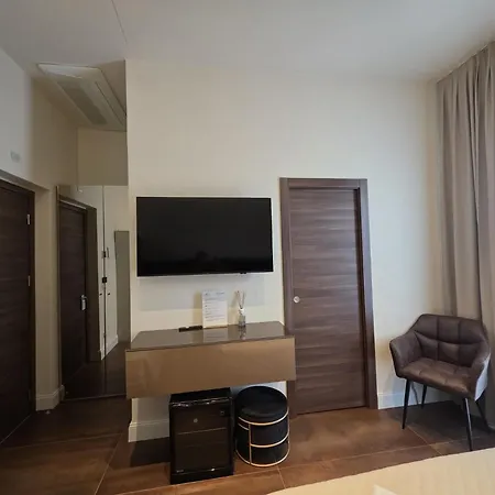 Mirarti Boutique - Witamy 3* ראפאלו