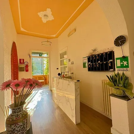 Mirarti Boutique 2*